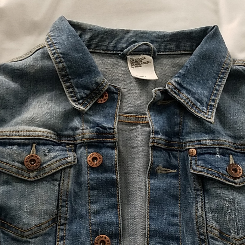 Cropped Denim Jacket - Picture 2 of 3
